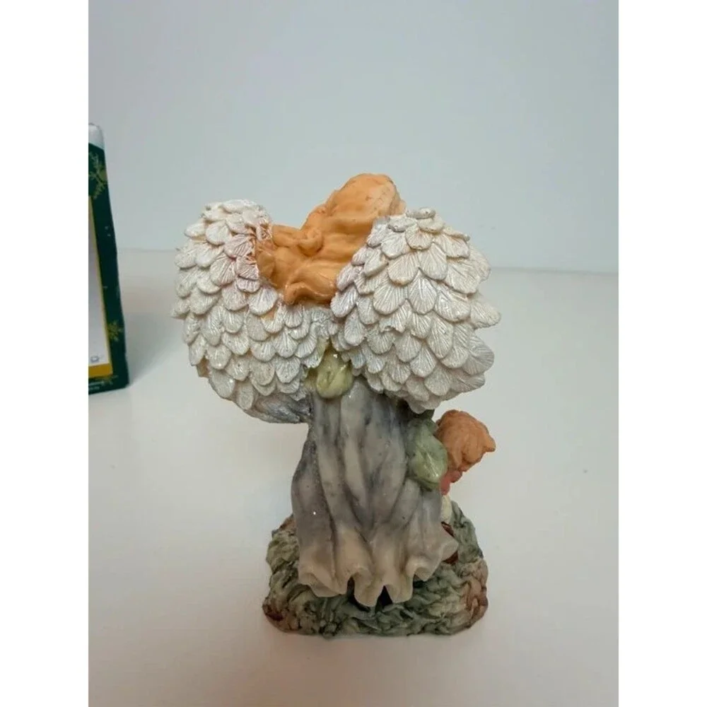 2000 Cornerstone Creations Mistletoe Moments Angel & Child Praying Figurine